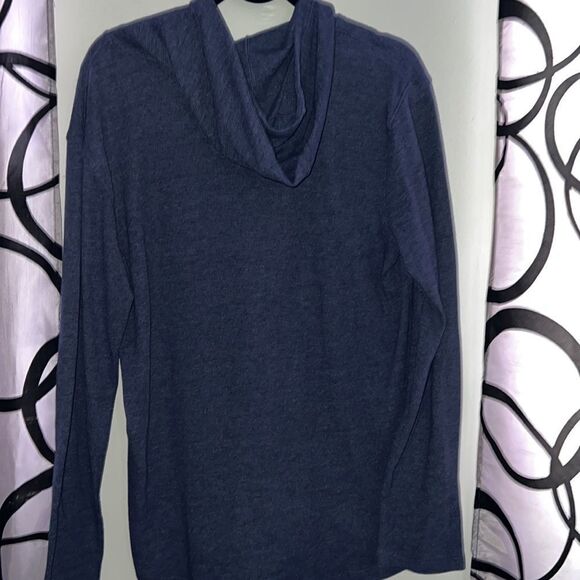 Under Armour, funnel neck loose fit, long sleeve top, size medium - Picture 4 of 5